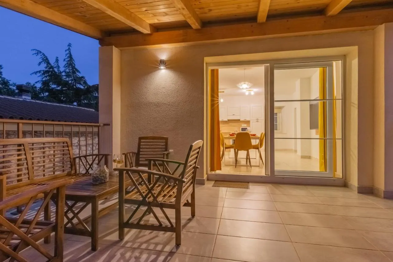 Casa Laurales Villa Veli Turini