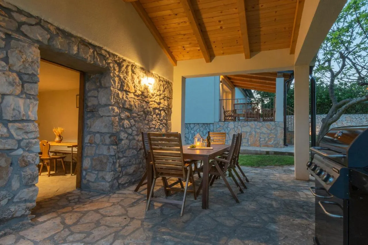 Casa Laurales Villa Veli Turini